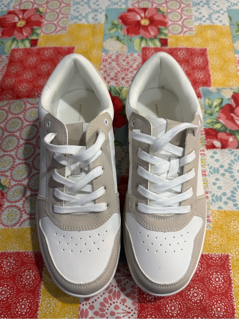 Women’s American Eagle Beige and White Lace-Up Sneakers Size 8 1/2 NWOT